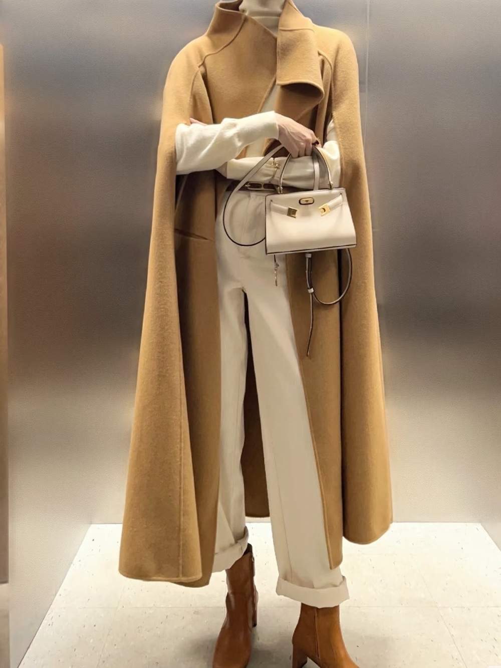 NWT Toteme signatureWoool cashmere Cape -